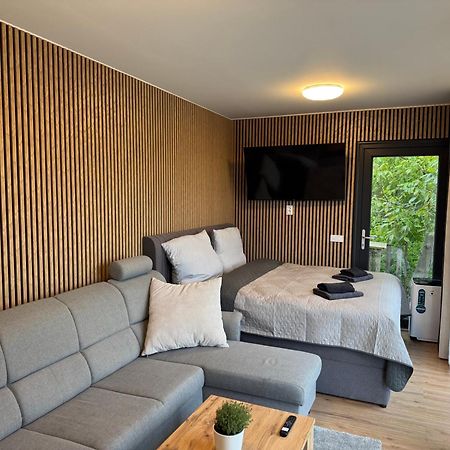 Airport Luxury Apartment & Spa Praga Exterior foto