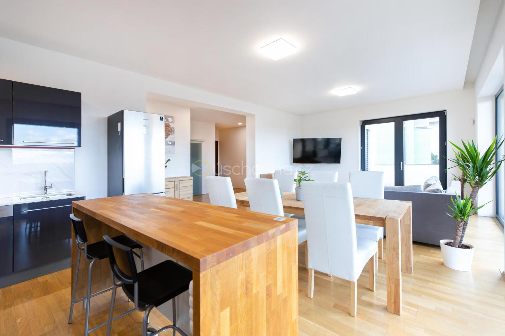 Airport Luxury Apartment & Spa Praga Exterior foto