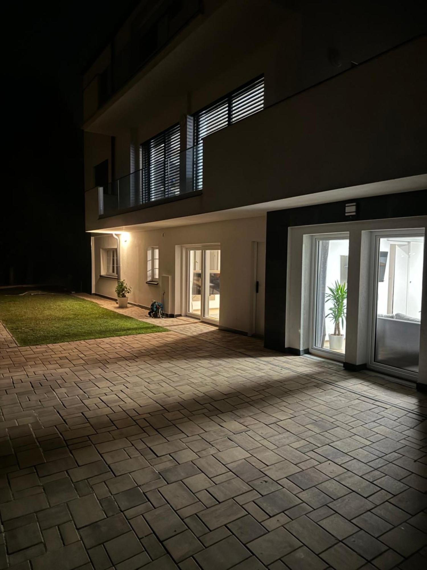 Airport Luxury Apartment & Spa Praga Exterior foto