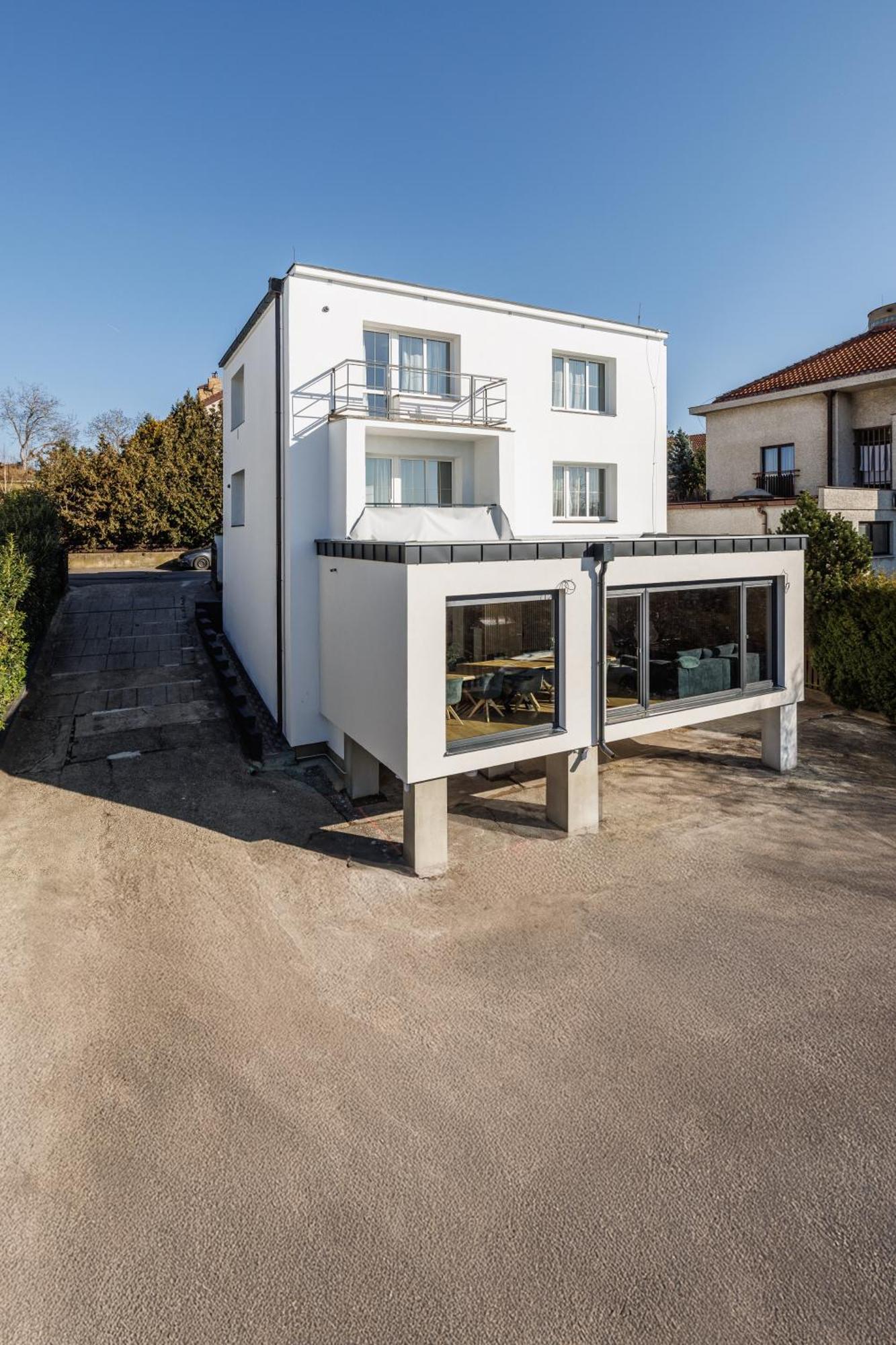 Airport Luxury Apartment & Spa Praga Exterior foto