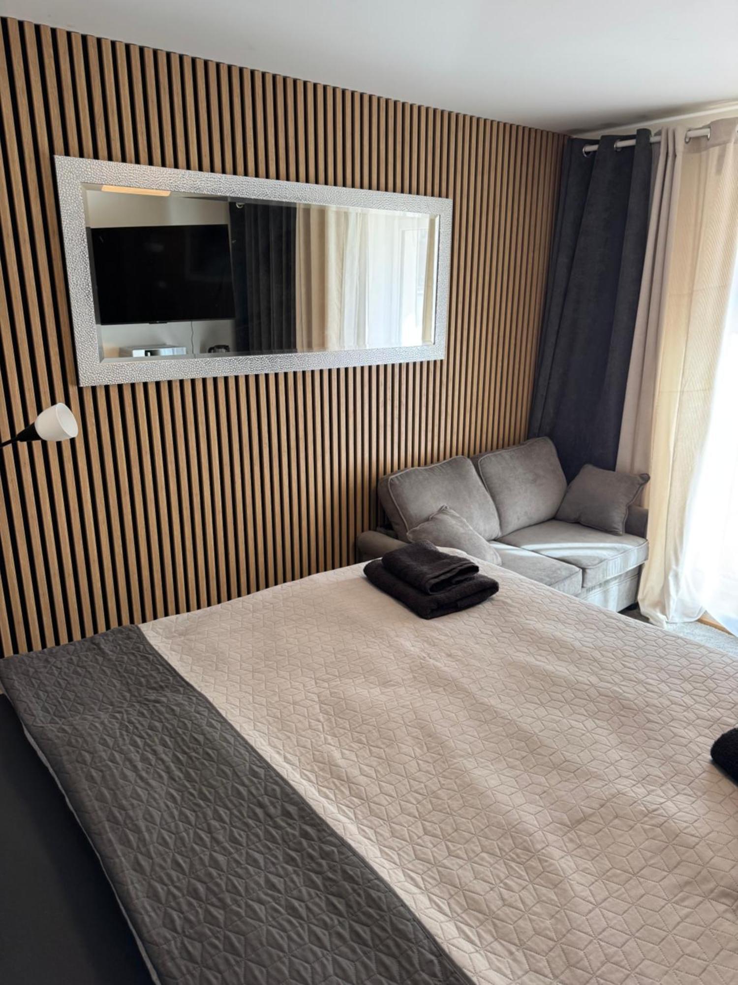 Airport Luxury Apartment & Spa Praga Habitación foto